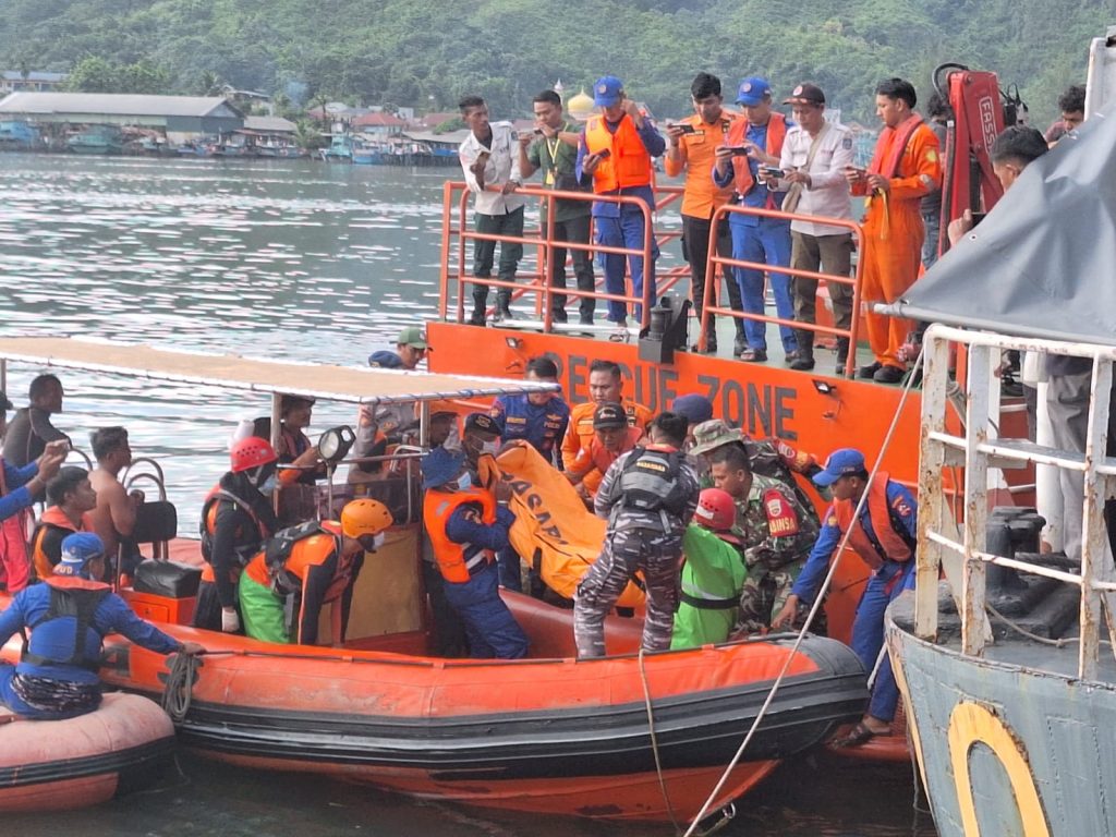 Kapal Wisata Tenggelam di Perairan Pulau Situngkus, 3 Korban Meninggal 59 Selamat