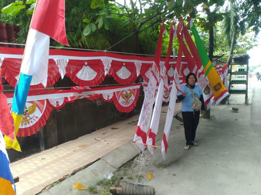 Menjelang HUT RI ke-79 Penjual Bendera Mulai Marak di Pinggiran Kota Kisaran