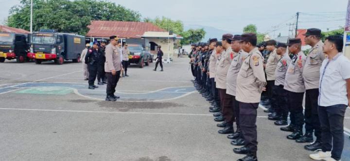 Polres Sikka Gelar Patroli Penebalan di PPK Kecamatan, Pastikan Pleno Aman