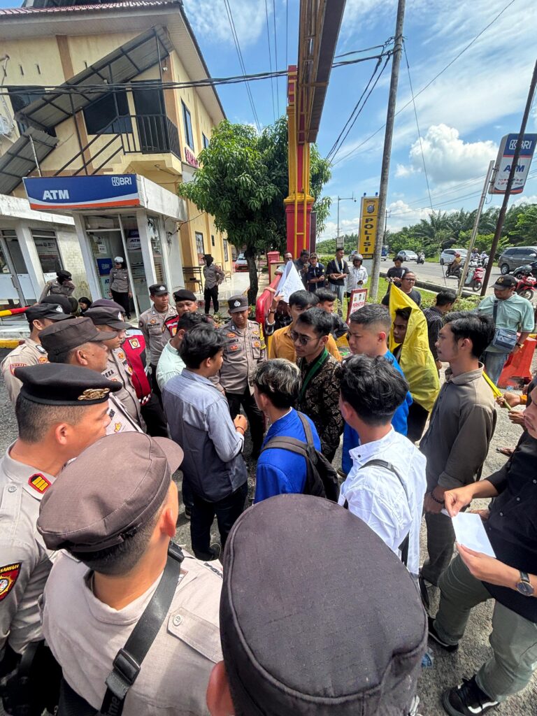 Unjuk Rasa ke Mapolres, PMII dan HMI Asahan Tuding Polres Asahan Backup Bos TPPO