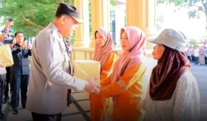 Polda Jambi Salurkan Ribuan Paket Sembako Sambut Hari Bhayangkara ke-79