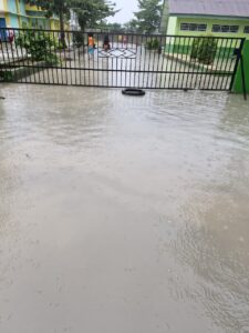 Fasilitas Pendidikan dan Perkantoran di Bayung Lencir Terendam Banjir, Warga Desak Normalisasi Drainase