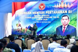 Komitmen Perkuat Ketahanan Pangan Nasional, TNI AL Panen Komoditas Kedelai Varietas Unggulan di Lampung