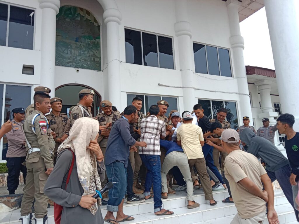 Warga Gang Setia Desak Pemkab Asahan Bongkar Tembok Yayasan Maitreyawira