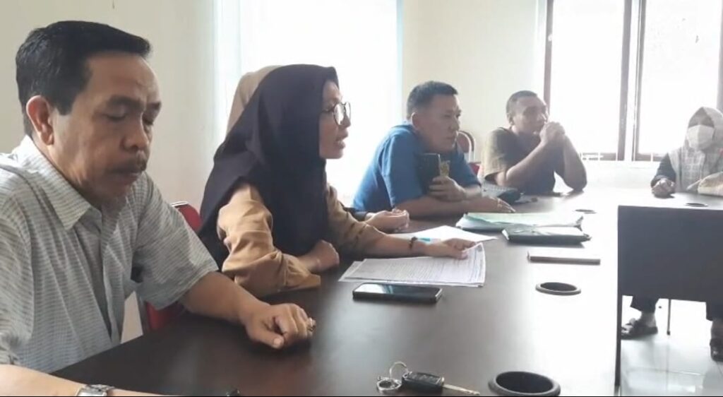 Pembongkaran Pagar Sekolah Maitreyawira Kisaran Ditunda, Warga Kecewa   