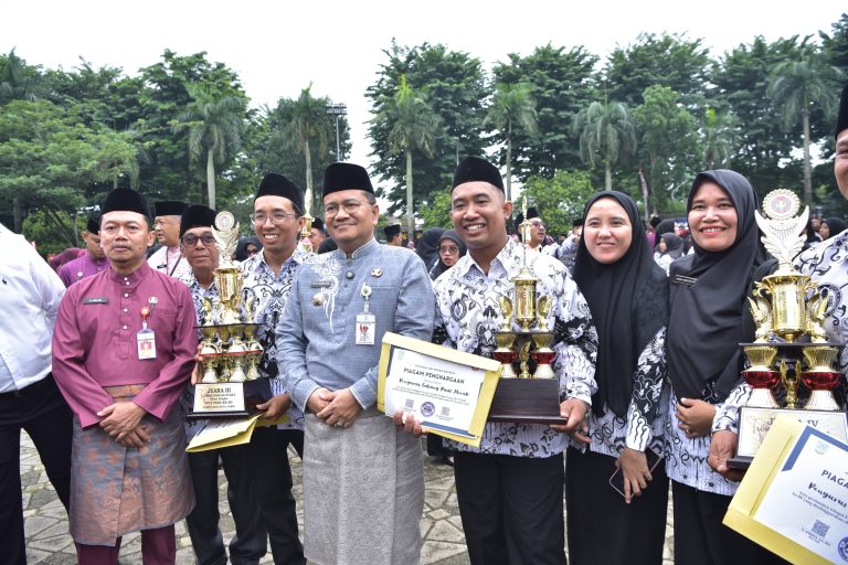 Pemkot Jambi Peringati Hari Guru Nasional dan HUT PGRI ke-80, Wali Kota Maulana Tekankan Integritas dan Inovasi Pendidikan