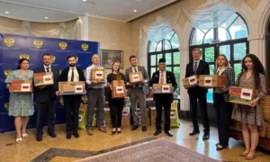 “Spasibo”: Kedubes Rusia Salurkan Bantuan Kemanusiaan untuk Korban Banjir Bandang Sumatera