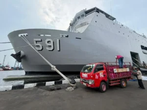 TNI AL Kembali Siapkan KRI, Embarkasikan Logistik Hingga Tabung Gas Kebutuhan Masyarakat
