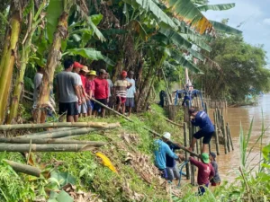 Warga Tegalrejo Swadaya Perbaiki Tanggul Kritis, Penanganan Pemerintah Dinilai Terlalu Lambat