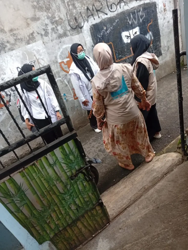 Demi Kebahagiaan Warga, Pasukan Putih Rutin Sambangi Masyarakat