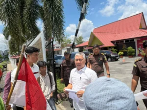 Gemppar Asahan Geruduk Dinas Pertanian, Pertanyakan Mobil Dinas Dipakai Kejaksaan