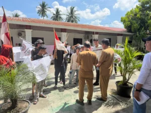 Gemppar Asahan Geruduk Dinas Pertanian, Pertanyakan Mobil Dinas Dipakai Kejaksaan