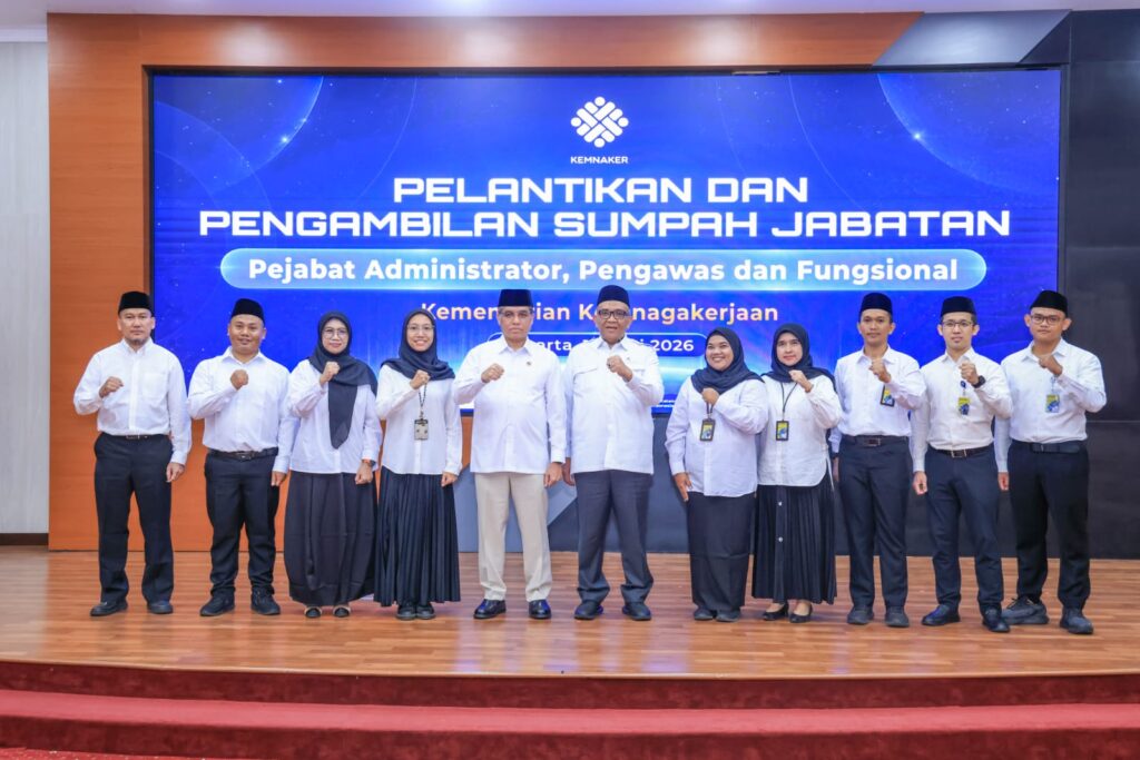 Lantik 10 Pejabat, Menaker Tekankan Penguatan K3 dan Tata Kelola Akuntabel