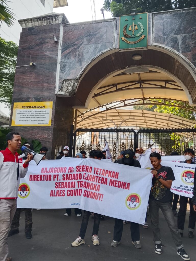 LSM PMPRI Demo Kejagung, Bawa Rapor Merah Hukum Asahan dan Tuntut Evaluasi Mantan Kajari