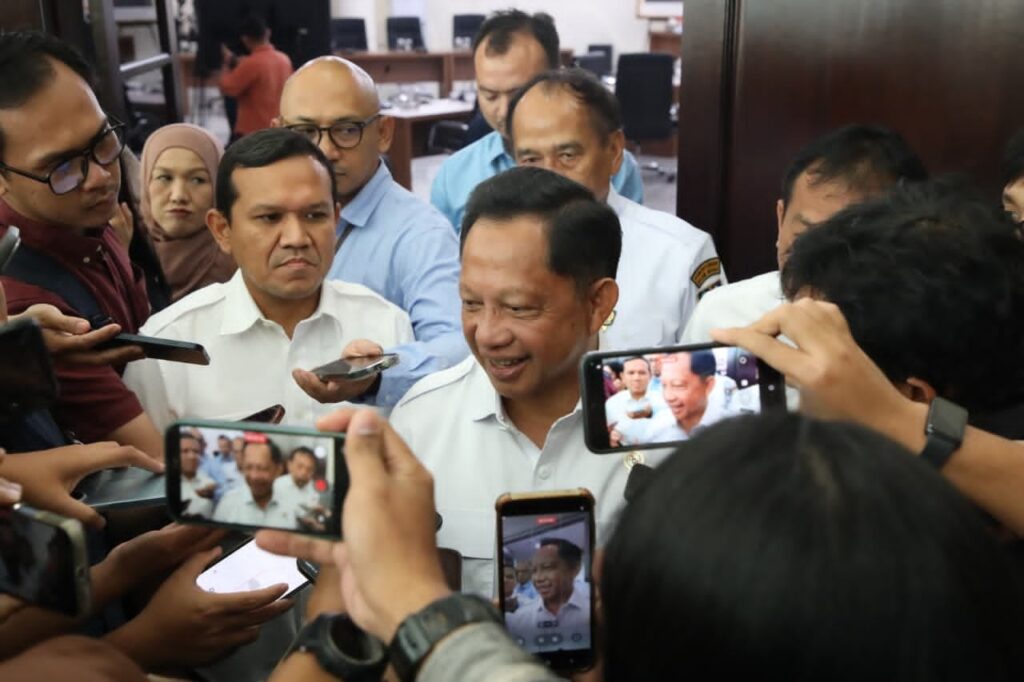 Mendagri Siapkan Tiga Langkah sebagai Solusi Operasional Gaji Pegawai Pemda