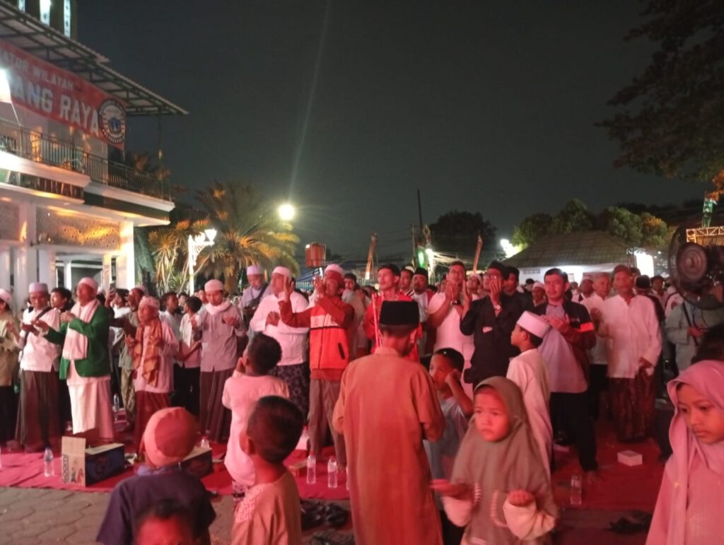 Peringati Maulid Nabi dan Anniversary ke-7, Jakmania Gelar Tabligh Akbar di Masjid Jami Al-Jihad