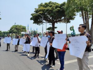 Diduga Intimidasi Wartawan, Aliansi Peduli Keselamatan Jurnalistik Aksi Unjuk Rasa di Kejari Tuban
