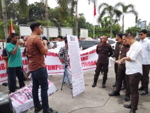 Puluhan Aktivis GEMPPAR Asahan Geruduk Kejari, Desak Kasi Pidsus Dicopot